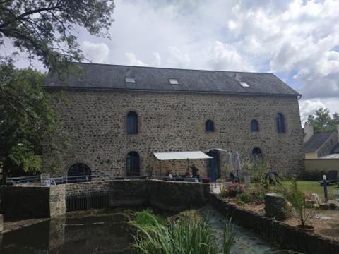 Le Moulin De Meral Montsurs ภายนอก รูปภาพ