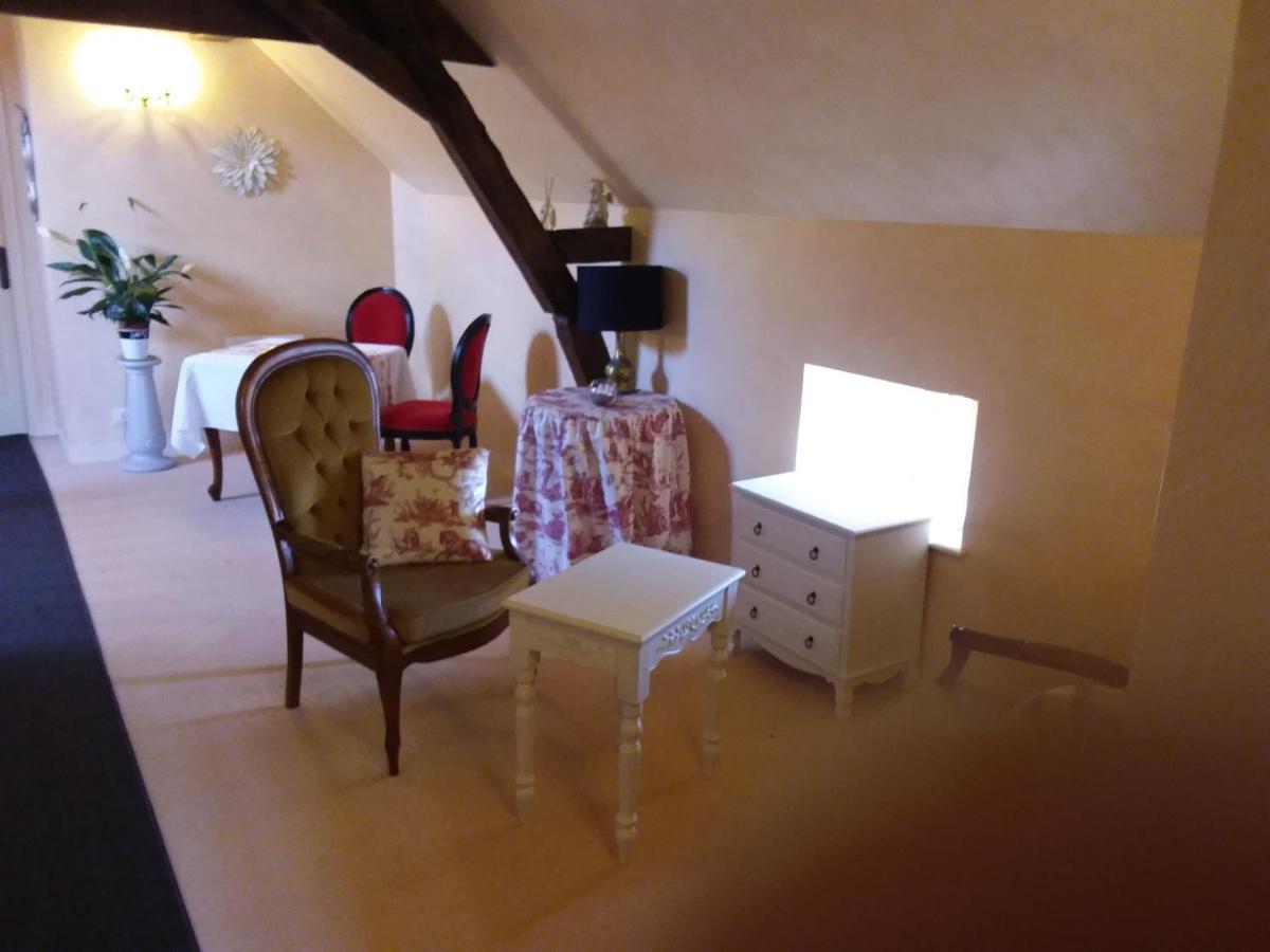 Le Moulin De Meral Montsurs ภายนอก รูปภาพ